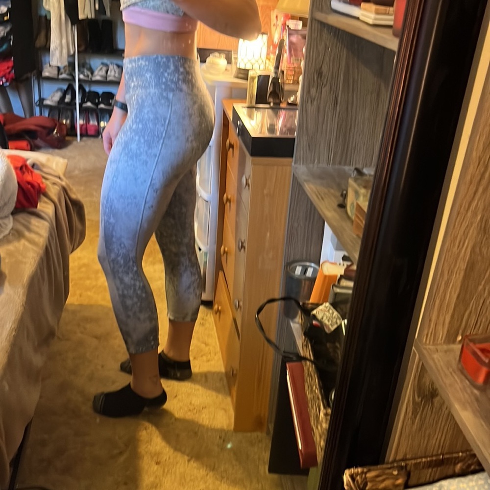 3/4 leggings, never worn by me